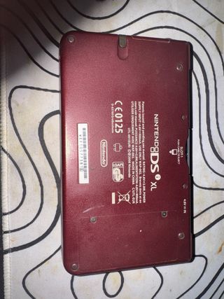 Nintendo DSi XL Roja