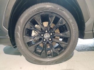 Toyota Rav4 2.5l 220H Style