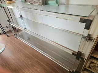 Vitrina expositora de cristal y plástico