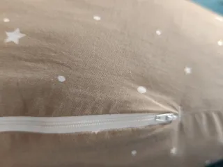 Cojín de lactancia y embarazo beige estrellas