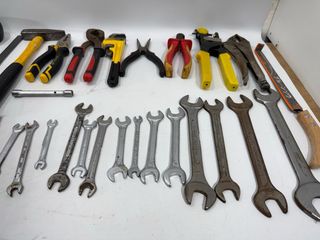 Lote de herramientas variadas