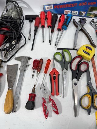 Lote de herramientas variadas