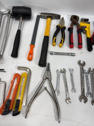 Lote de herramientas variadas