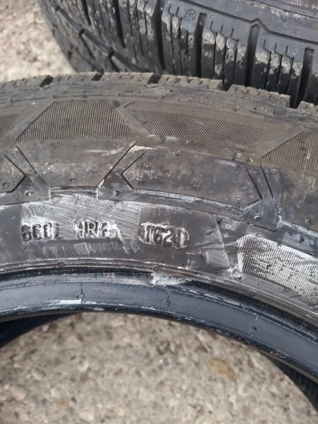 4 Neumáticos Invierno Continental 215/65R16C