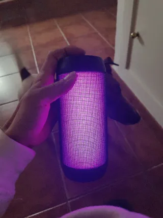 Altavoz portátil con batería y bluutum