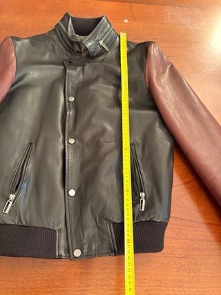 Giubbotto in pelle nero e bordeaux