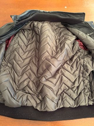 Giubbotto in pelle nero e bordeaux