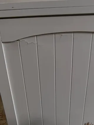 Mueble para máquina de coser con ruedas