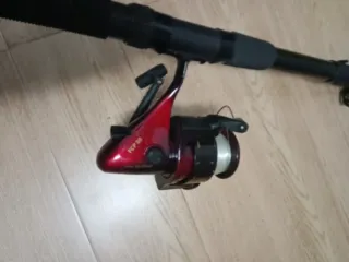 Caña de pescar con carrete