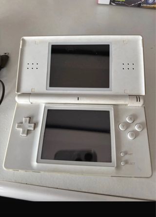 Nintendo DS Blanca + 3 Juegos