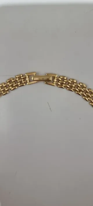 Collana dorata con strass