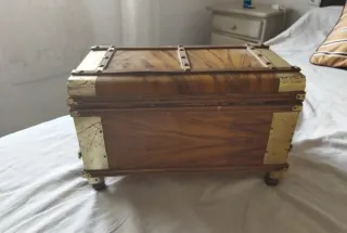 Joyero antiguo madera y metal