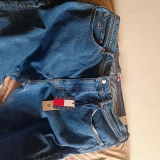 Vaqueros Tommy Jeans con etiqueta talla w38 L30