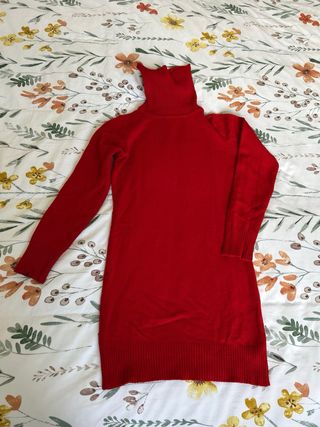 Maglione lungo a collo alto rosso