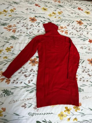 Maglione lungo a collo alto rosso
