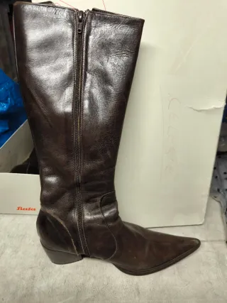 Stivali donna Bata marroni tipo camperos