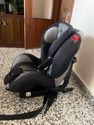 Silla de coche bebé negra y gris