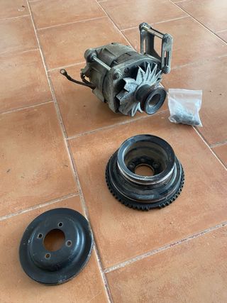 Alternador y polea cigüeñal