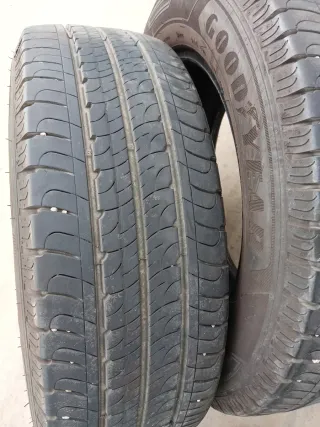 35 euros cada una Neumáticos Goodyear 215/65R16C