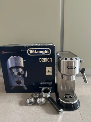 Cafetera DeLonghi Dedica