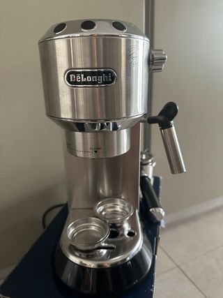 Cafetera DeLonghi Dedica