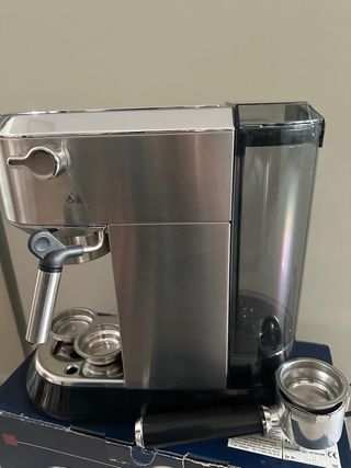 Cafetera DeLonghi Dedica