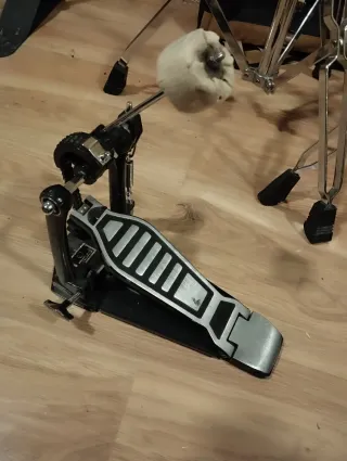 Pedal de bombo para batería