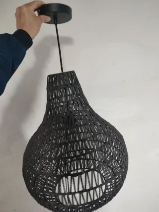 Lámpara de techo tejida