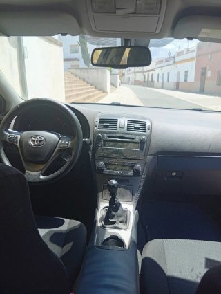 Toyota Avensis 2010