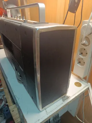 Radio Tocadiscos National antigua