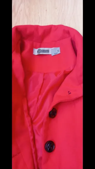 Abrigo Stradivarius botones contraste S