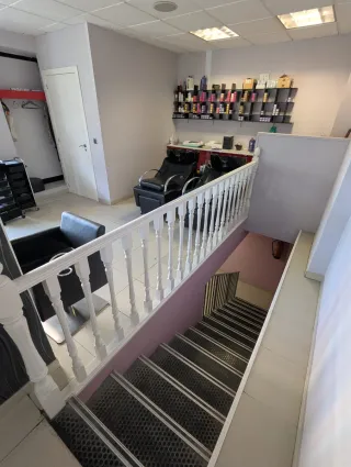 Traspaso de una peluquería en Barrio del pilar