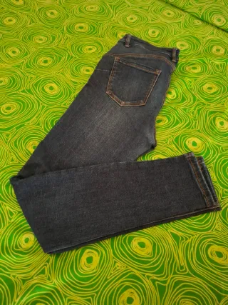 Pantalón vaquero mujer desgastado