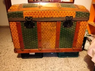 Baúl antiguo decorado