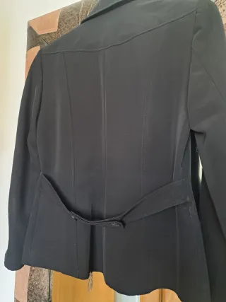 Cazadora torera negra con cremallera