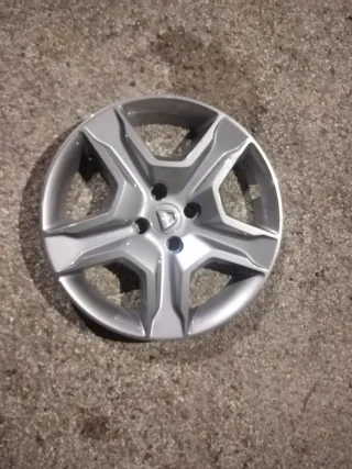 Tapacubos Dacia Sandero Original 1 unidad 16 pulga