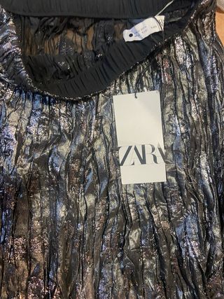 Conjunto Zara falda y jersey plateado
