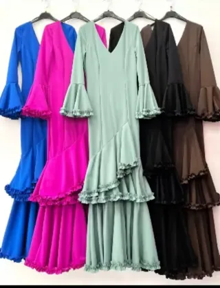 Traje de flamenca con volantes 3 tallas disponible