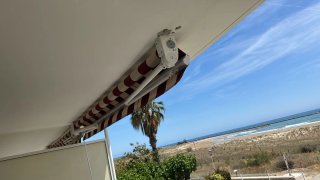 Toldos y pérgolas.Cortinas y venecianas.