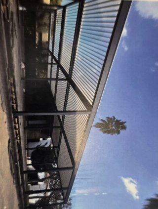 Toldos y pérgolas.Cortinas y venecianas.