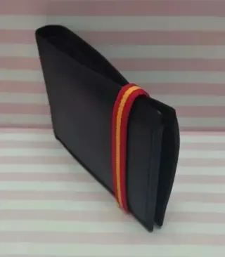 CARTERA MONEDERO PIEL CIERRE BANDERA + REGALO PULS