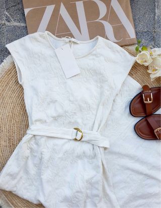Vestido midi beige