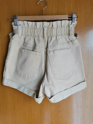 Shorts vaqueros Bershka beige