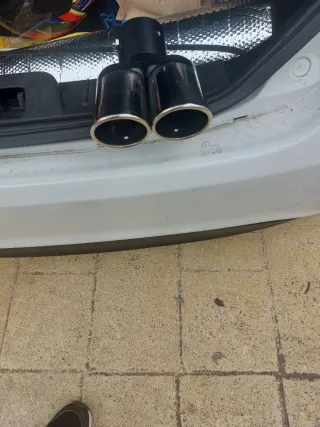 Cola de escape doble universal