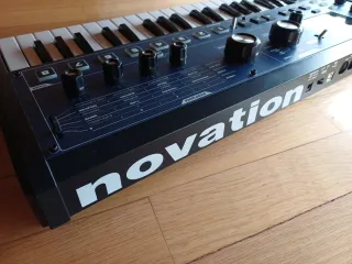 Sintetizador Novation Mininova