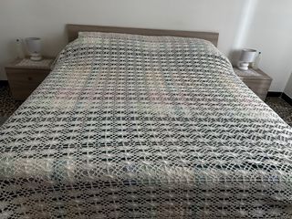 Copriletto uncinetto matrimoniale ricamato