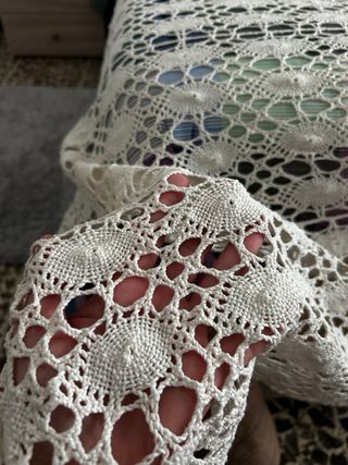 Copriletto uncinetto matrimoniale ricamato