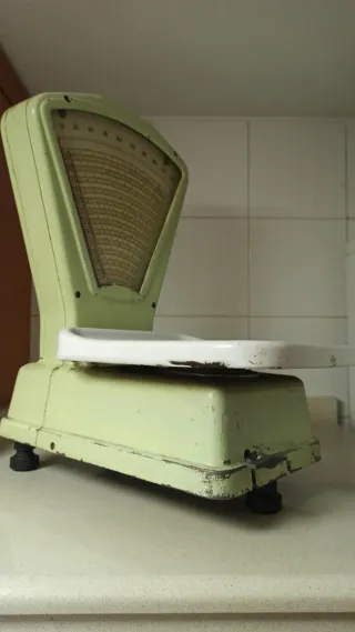 Báscula antigua MOBBA