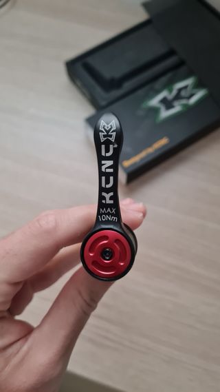 Eje pasante - KCNC - horquilla FOX