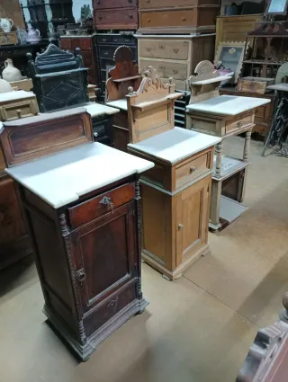 Lote Mesitas de Noche Madera antiguas,hay 20